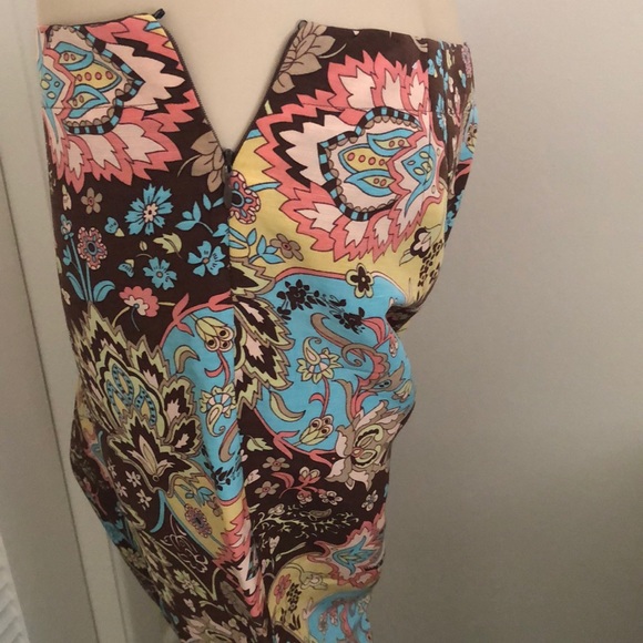 Pastel Flowered Capris - Picture 5 of 6